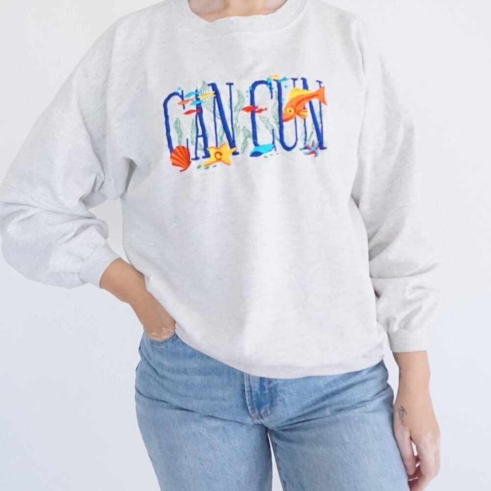 Vintage Cancun Embroidered Sweatshirt Gray Tropical Fish Graphic Vacation Y2K M